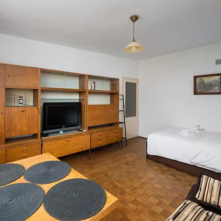 Old Town 3-bedroom By Bookinghost Apartment